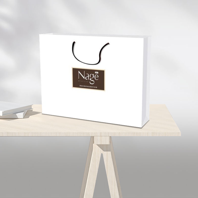 Gift shopping handbags are very popular